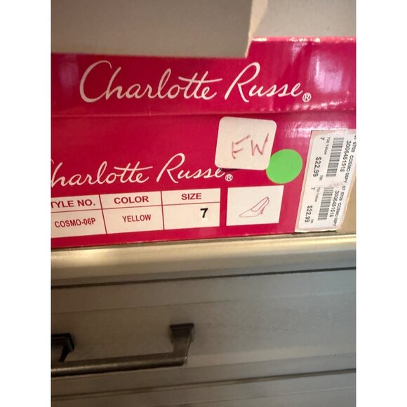 Charlotte Russe Pumps Yellow Patent Pointy Toe Womans 7 - Picture 8 of 8